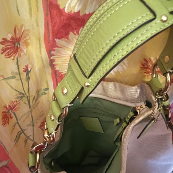 Coach Carly: Creamy Off White Canvas & Lime Green Leather shoulder bag. Pre-🤍💚 - Picture 11 of 11